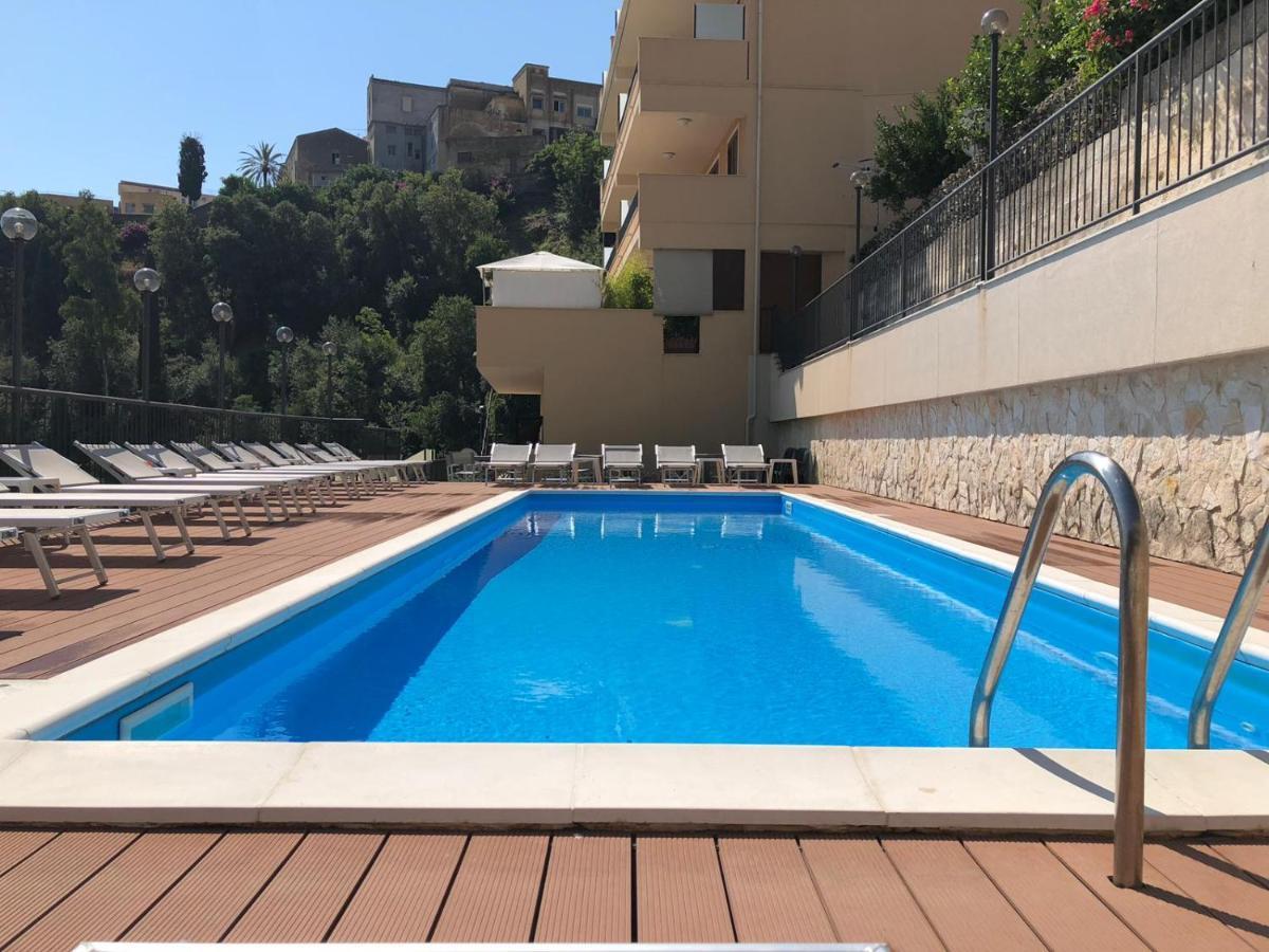 Casa Vacanza "Ilenia" - Taormina Exteriör bild
